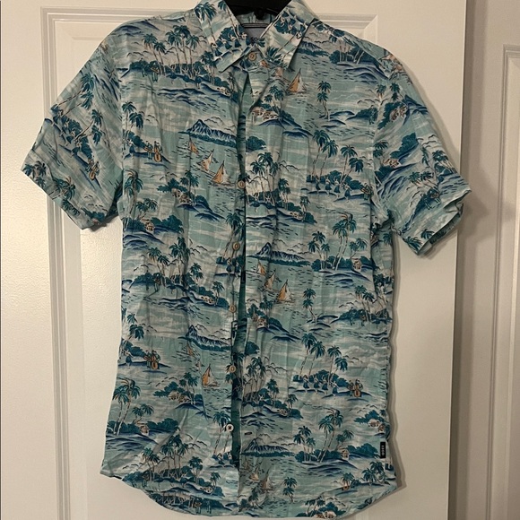 Izod Men's Blue Tropical Print Shirt - Picture 1 of 1